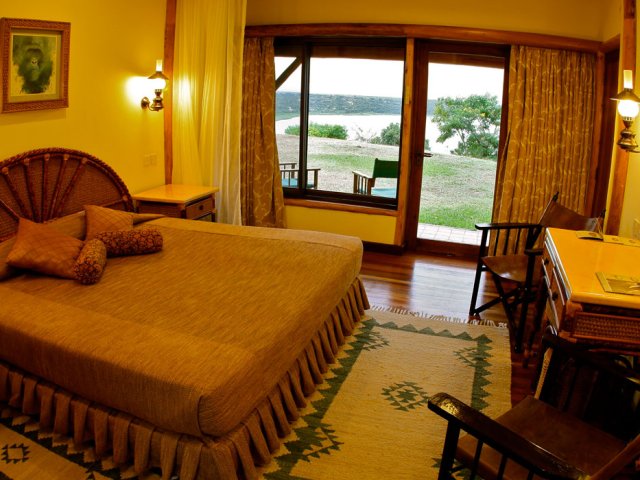 seconda immagine QUEEN ELIZABETH NATIONAL PARK, MWEYA SAFARI LODGE