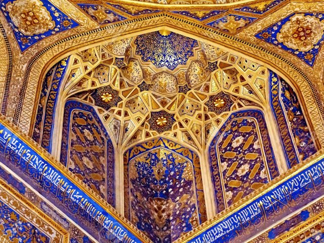TOUR KAZAKISTAN E UZBEKISTAN : MOSAICO DI PIETRA
