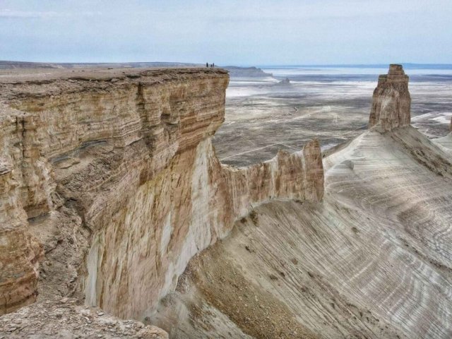 TOUR KAZAKISTAN : A VOLO D'AQUILA SULLA STEPPA 