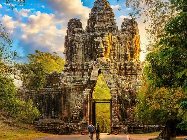 TOUR VIETNAM E CAMBOGIA CAPODANNO 2027: IL DRAGONE E L'APSARA 