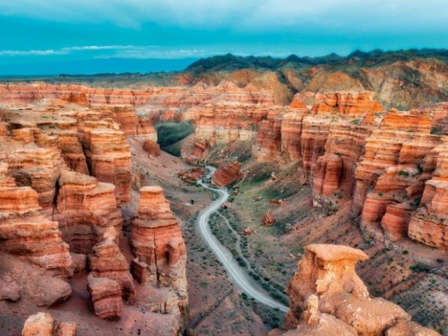 TOUR KAZAKISTAN E UZBEKISTAN : MOSAICO DI PIETRA