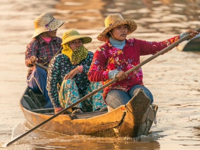 TOUR CAMBOGIA : CALEIDOSCOPIO KHMER