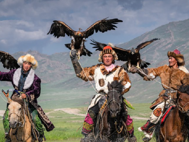 TOUR CINA : UN THE CON GENGIS KHAN