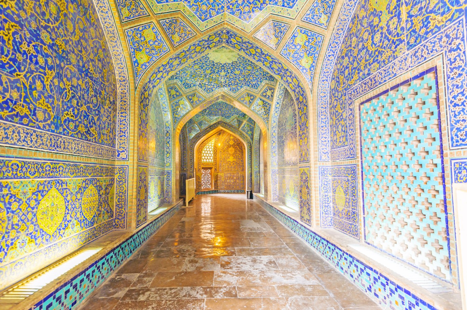 Persia, viaggio ed enigma nella Storia
