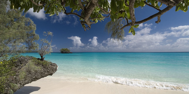 nuova caledonia luengoni beach